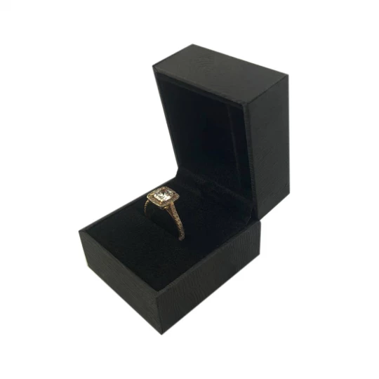 Gift box with texture for the ring