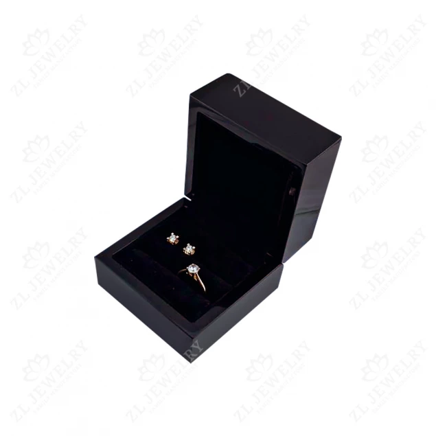 Glossy small black box Photo-1