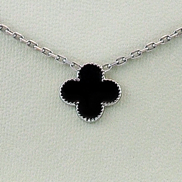 Necklace "Clover 2" with enamel Photo-1