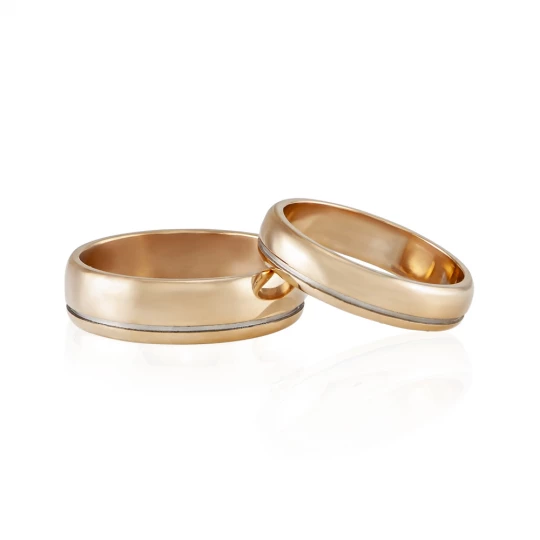 Wedding rings with a birthmark