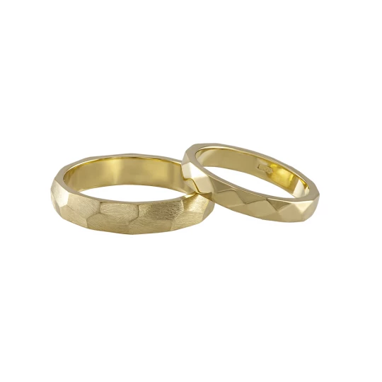 Wedding ring &quot;Delicate edges&quot; with a smooth surface