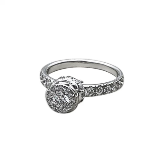 &quot;Diva&quot; engagement ring in white gold