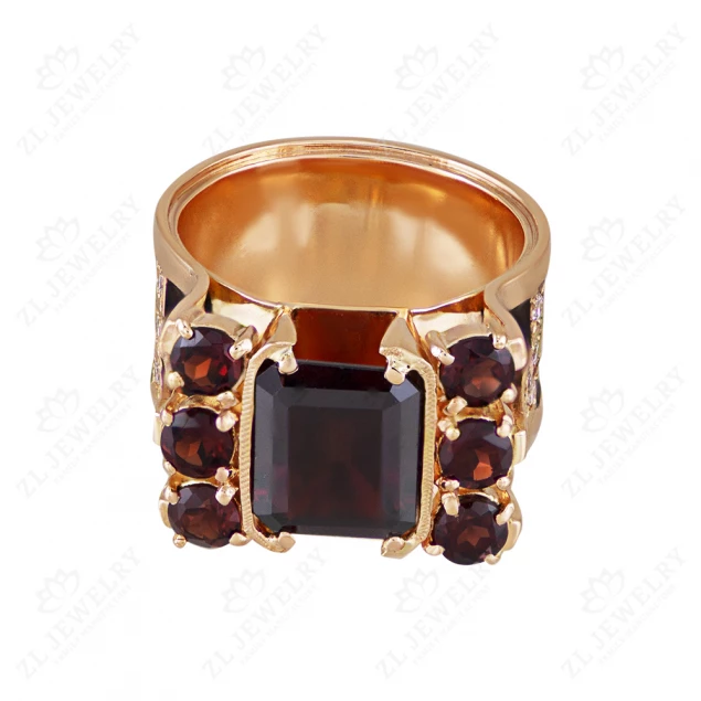 Sygnet &quot;Royal Heirloom with Garnet&quot; Photo-1