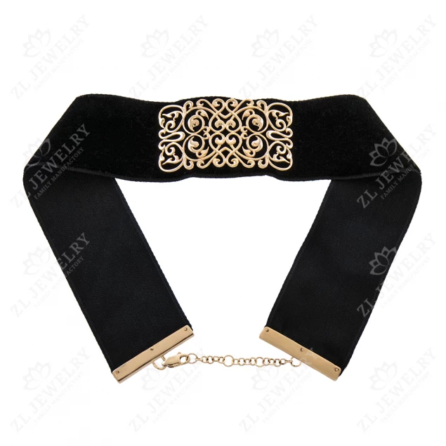 Velvet choker with openwork insert